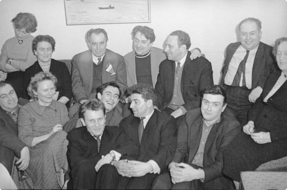 Катаев с членами редколлегии журнала «Юность»